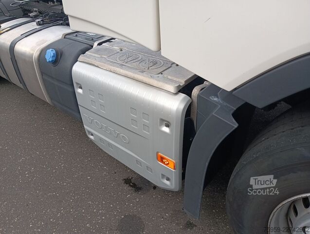 Nagy térfogatú nyergesvontató VOLVO FH460 GlobeXL EU6d I-PARC 820LTank Spoiler X-LOW