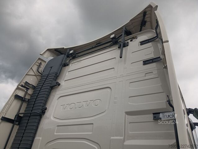 Nagy térfogatú nyergesvontató VOLVO FH460 GlobeXL EU6d I-PARC 820LTank Spoiler X-LOW