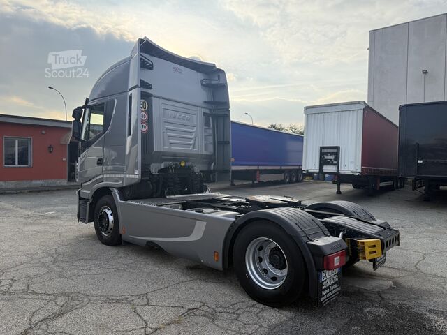 Trattore stradale standard Iveco stralis 480