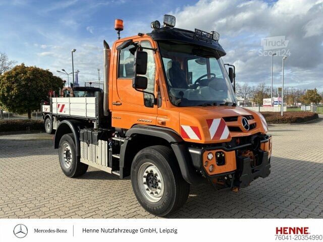 Poľnohospodársky stroj Mercedes-Benz Unimog U 423 4X4 3000
