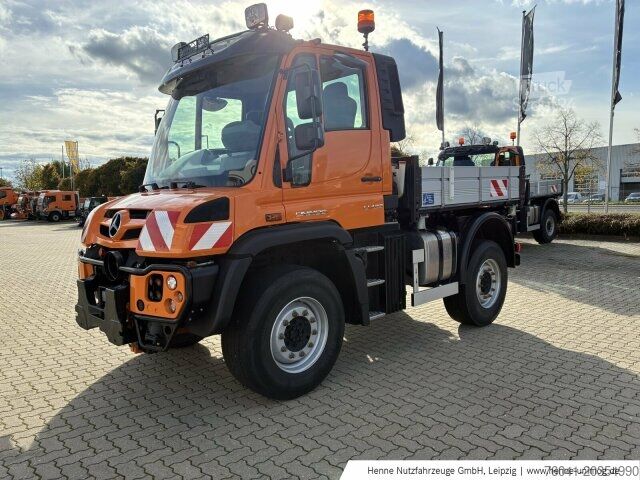 Poľnohospodársky stroj Mercedes-Benz Unimog U 423 4X4 3000