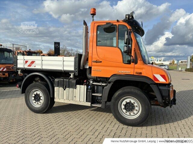 Poľnohospodársky stroj Mercedes-Benz Unimog U 423