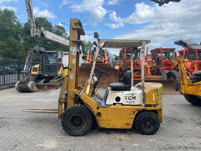 Carrello elevatore a forca TCM FD 25 Z 4