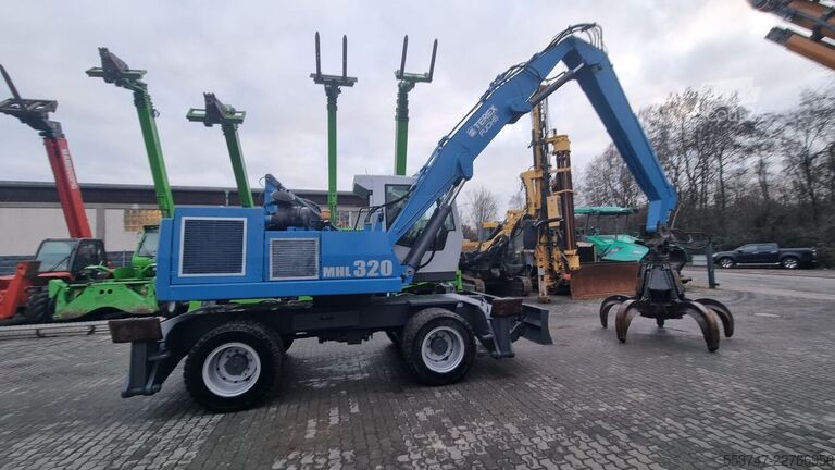 Підйомно-транспортна машина Fuchs MHL 320