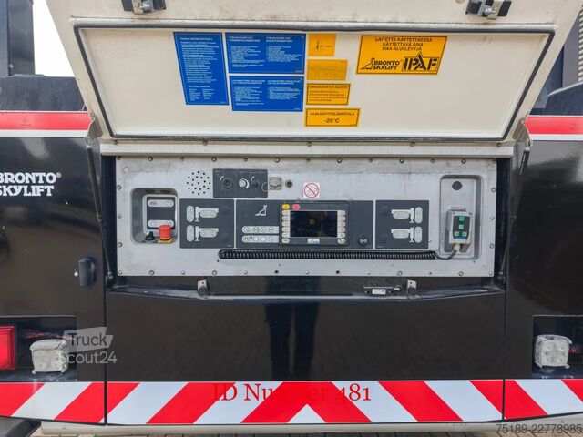 Plataforma elevatória Volvo FL 340 6x2 Bronto S50XDT
