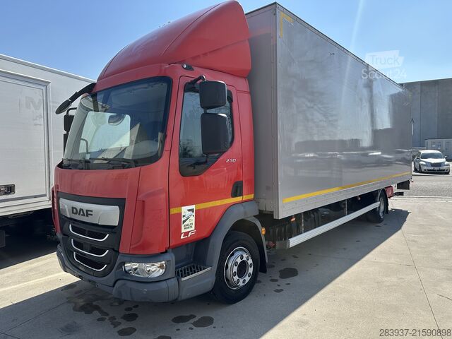 Camião de caixa fechada DAF LF 45.230