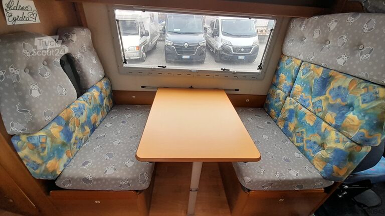 Avtodom z nadgradnjo (alkoven) Mobilvetta NUVOLA FREELINE