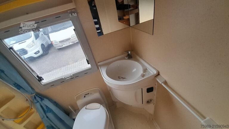 Avtodom z nadgradnjo (alkoven) Mobilvetta NUVOLA FREELINE