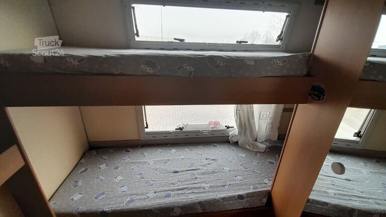 Avtodom z nadgradnjo (alkoven) Mobilvetta NUVOLA FREELINE