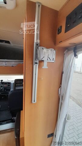 Avtodom z nadgradnjo (alkoven) Mobilvetta NUVOLA FREELINE