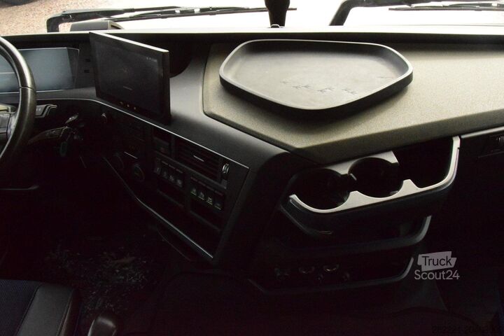 Standarta traktora vienība VOLVO FH 460 Globetrotter XL i-Save