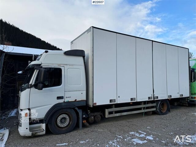 куфар Volvo FM9 340 4x2 box truck with full side opening and t