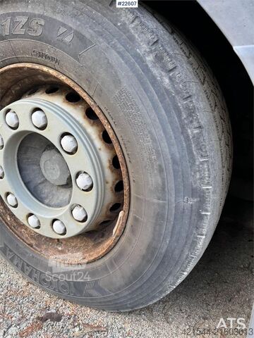 куфар Volvo FM9 340 4x2 box truck with full side opening and t