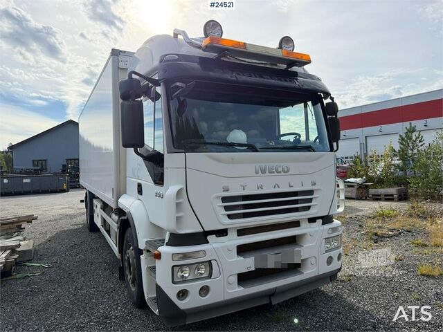 Kuffert Iveco 190S35 Box truck – repair project with tail lift
