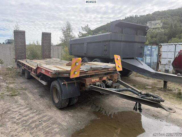 Нисък товарач  U LTU 3 Tri-axle machinery trailer with hydraulic