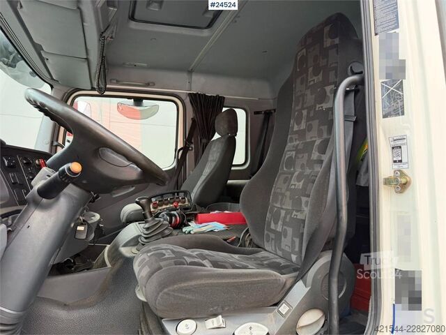 Kranbil Mercedes-Benz Atego 1225 4x4, 6-seater with 10 t/m Hiab crane