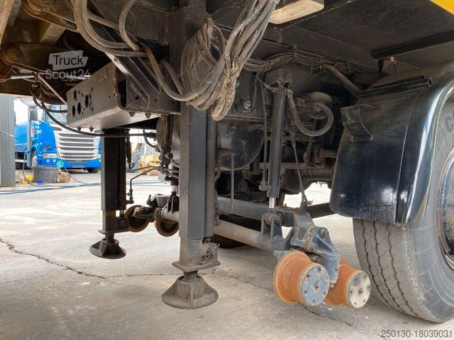 Caminhão para fins especiais UNIMOG 427/21 Schienenreiniger