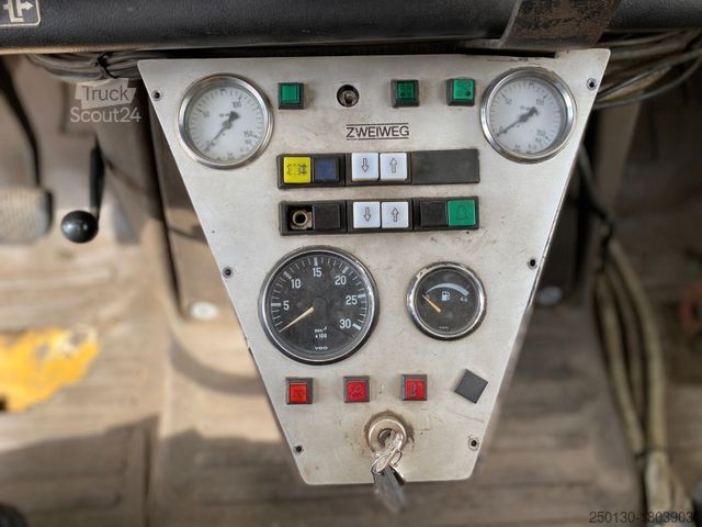 Caminhão para fins especiais UNIMOG 427/21 Schienenreiniger