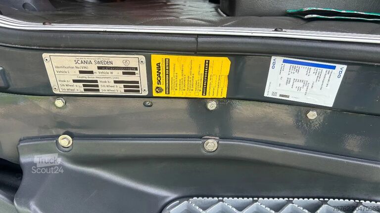 Scania T164-480 V8 Torpedo | porteur à capot | intérieur spécial | empattement 4700 mm | boîte manue Scania T164-480 V8 Torpedo | hauber | special int | 47...