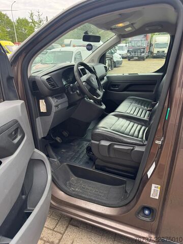 Toyota **PROACE-EURO6D-9SEATS** Toyota **PROACE-EURO6D-9SEATS**