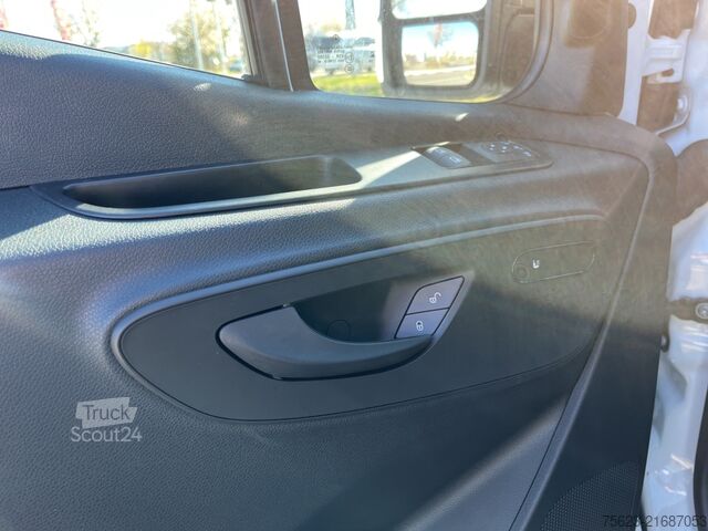 Panelvan Mercedes-Benz Sprinter 319 CDI Kasten PRO Maxi LED AHK Klima Sitzh.