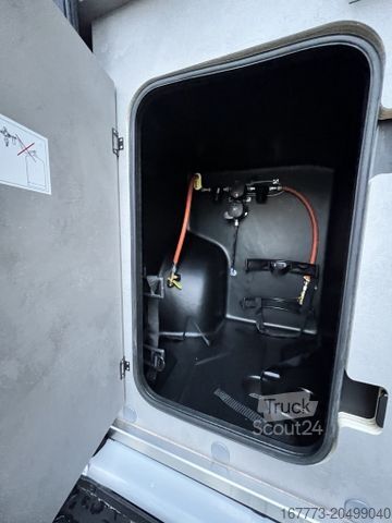 Τροχόσπιτο αυτοκινούμενο Crosscamp CV FULL 600 "AHK/Navi/RFK/Markise"