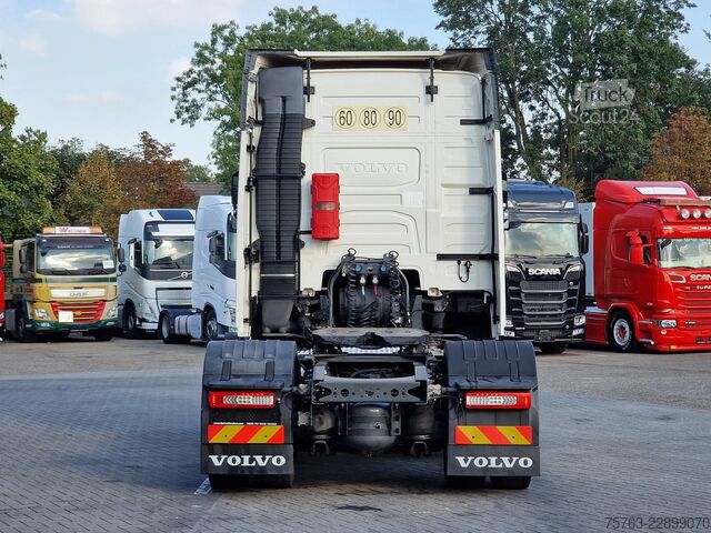Standard-SZM Volvo FH 16.750 Globetrotter 4x2 - Retarder - I parkc...