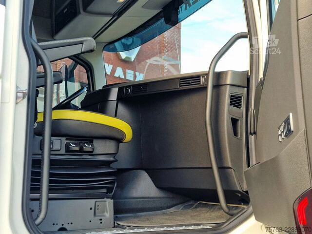 Standard-SZM Volvo FH 16.750 Globetrotter 4x2 - Retarder - I parkc...
