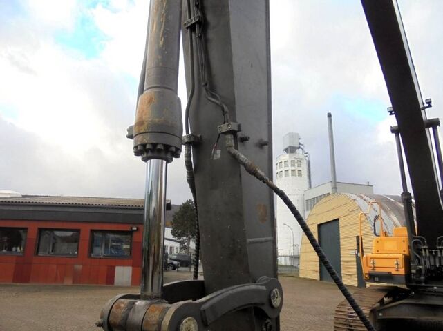 Teleskopické rypadlo Volvo EC 250 D LR Long reach