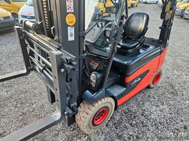 Čelný vysokozdvižný vozík LINDE E25 R Roadster , 6.880mm Hubhöhe, StVZO hydr. Zi