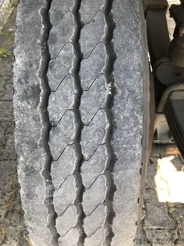 Přívěs s plošinou a plachtou SCHMITZ 3Achser Bundeswehr mit HU+SP TOP Zustand