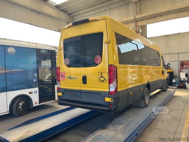 Bus intercité IVECO Daily