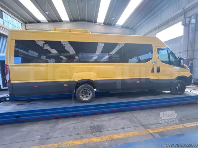 Intercity bus IVECO Daily
