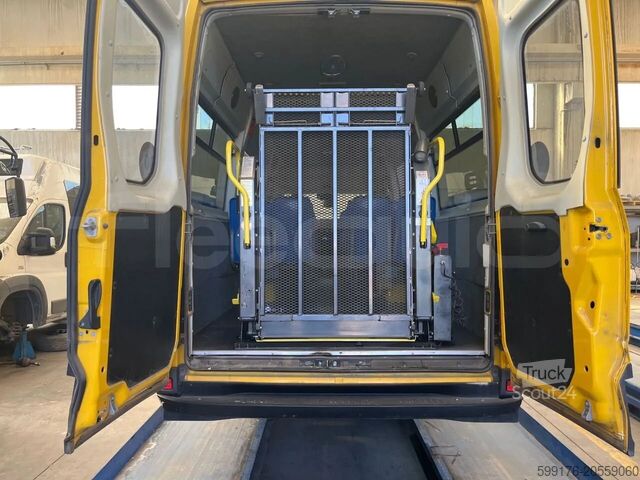 Autobuz interurban IVECO Daily