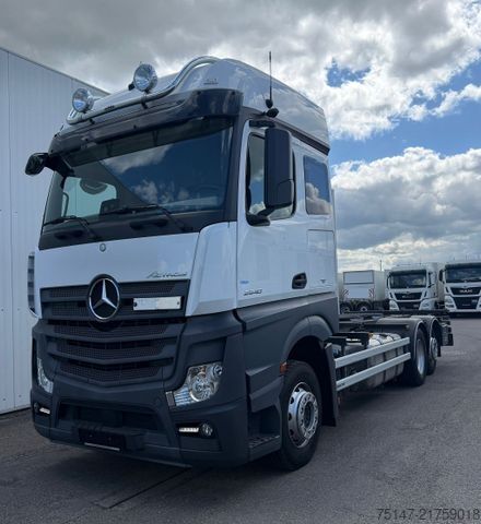 Lastbil med utbytbar kaross MERCEDES-BENZ 2540 L Actros 6x2 Fahrschule 5-Sitzer Liftachse