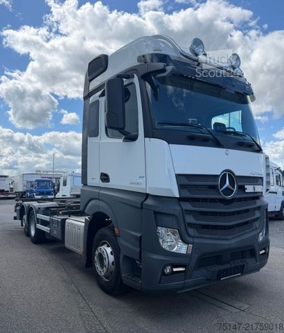 Lastbil med utbytbar kaross MERCEDES-BENZ 2540 L Actros 6x2 Fahrschule 5-Sitzer Liftachse
