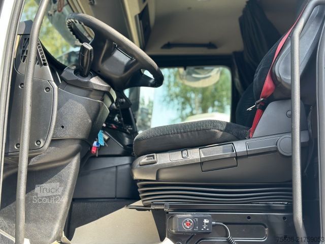 Vaarallisten aineiden kuorma-auto MERCEDES-BENZ Actros 1843 ADR FL/AT Safety Xenon