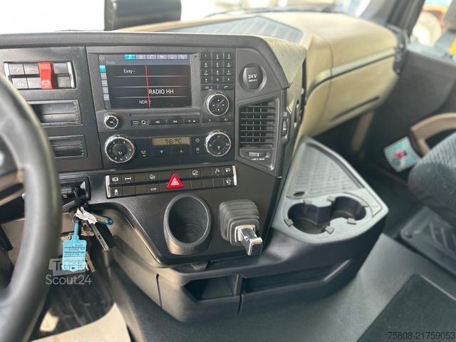 Vaarallisten aineiden kuorma-auto MERCEDES-BENZ Actros 1843 ADR FL/AT Safety Xenon