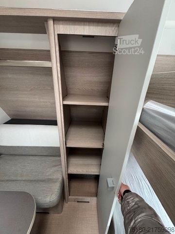Obytná nadstavba na pick-up BÜRSTNER Premio Plus 510 TK  Wohnwagen 7 Schlafplätze