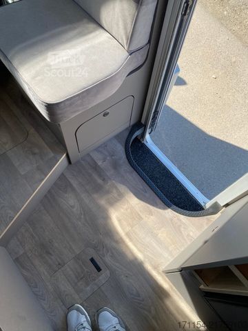 Teilintegriertes Wohnmobil LMC Tourer  H 730 G  ,Hubbett, Navi,Wintertauglich