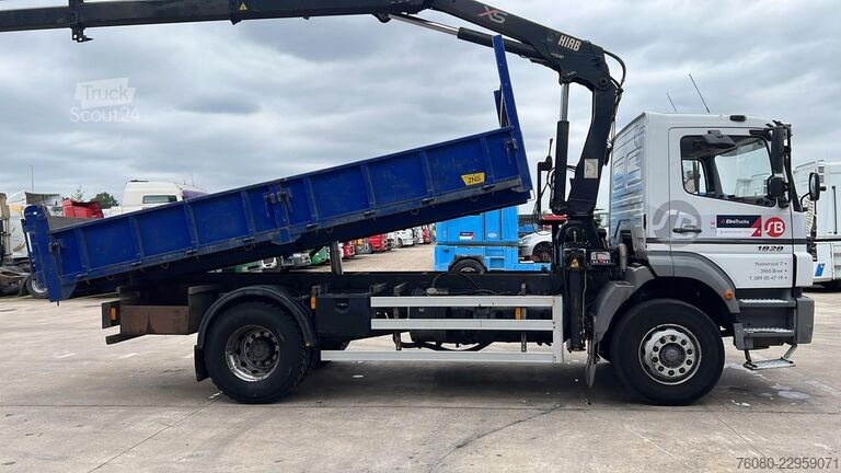 Самосвал с кран Mercedes-Benz Axor 1828 (BELGIAN TRUCK / HIAB 122 E / MANUAL ...