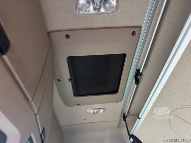 Tovornjak za prevoz pijač MERCEDES-BENZ ACTROS 2545 / KOMPLETTZUG / STAPLERH.