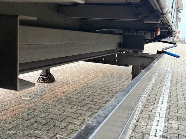 Auflieger mit Pritsche & Plane Schmitz Cargobull Curtainsider Mega