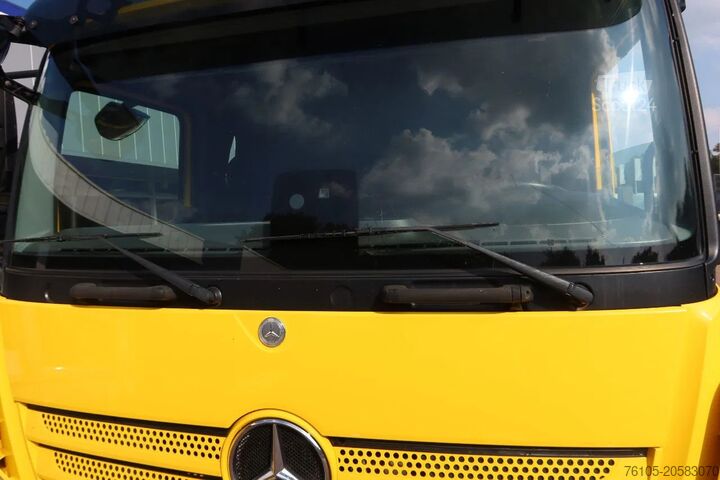 Véhicule de dépannage Mercedes-Benz Atego 1221 L Takelwagen 6 persoons