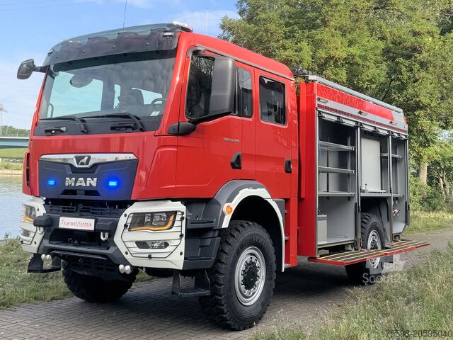 Strażacki samochód gaśniczy cysternowy z napędem na cztery koła (TLF) MAN TGM 13.290 TLF 3000 Allrad 4000 l Wasser