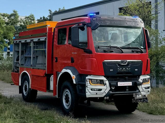Camión cisterna de bomberos con tracción total (TLF) MAN TGM 13.290 TLF 3000 Allrad 4000 l Wasser