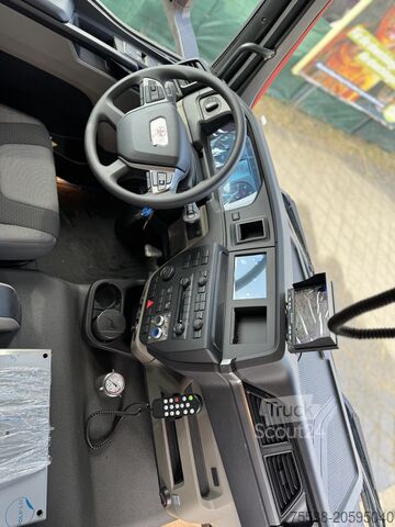 Camión cisterna de bomberos con tracción total (TLF) MAN TGM 13.290 TLF 3000 Allrad 4000 l Wasser