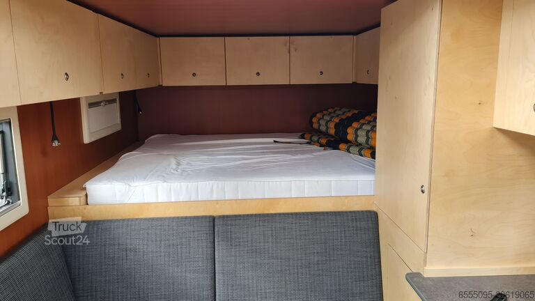 Φορτηγό με αυτοκινούμενο τροχόσπιτο Mercedes 917 AF