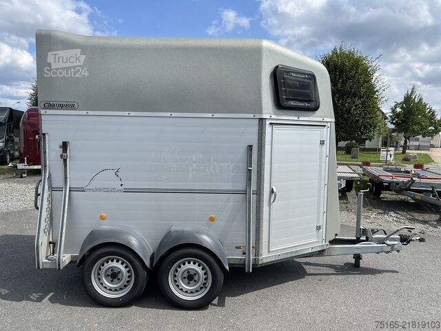 Remorcă pentru transport cai Böckmann Champion R Pferdeanhänger