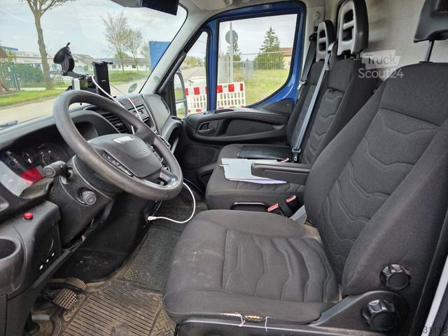 Skåpbil IVECO 72-210 KJoffer mit Ladebordwand,AHK, Blatt/ Luft